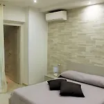 La Baia Dei Delfini Appartement *