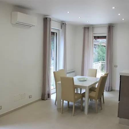 La Baia Dei Delfini Appartement *